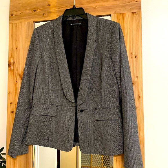 Women’s charcoal tailored blazer. - Picture 1 of 7